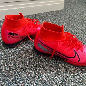Nike Mercurial turf soccer shoes size 8 NEW